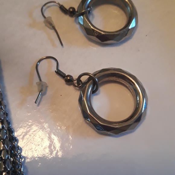 Necklace & earring set. Graphite silver colored chain with circle decor. New!! - Picture 6 of 7